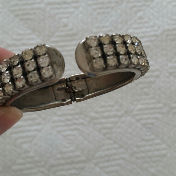 Vintage Rhinestone Bracelet - Picture 3 of 5